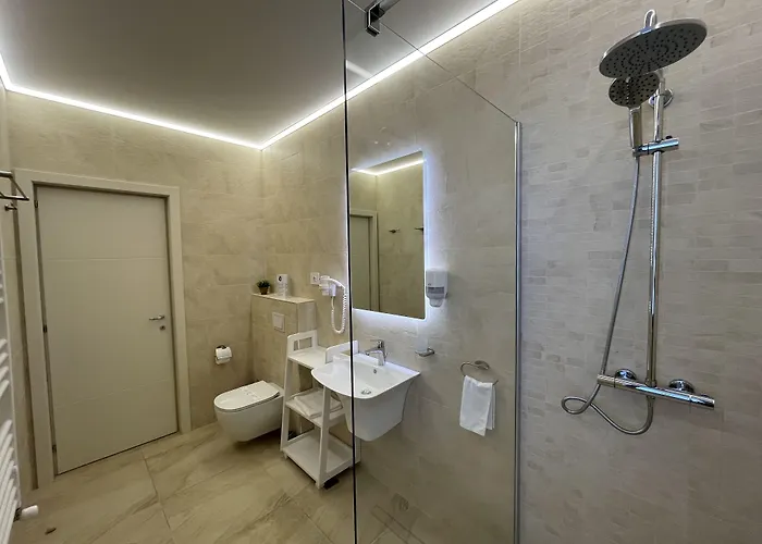 Ducu - Adults Only 4* Нэводари